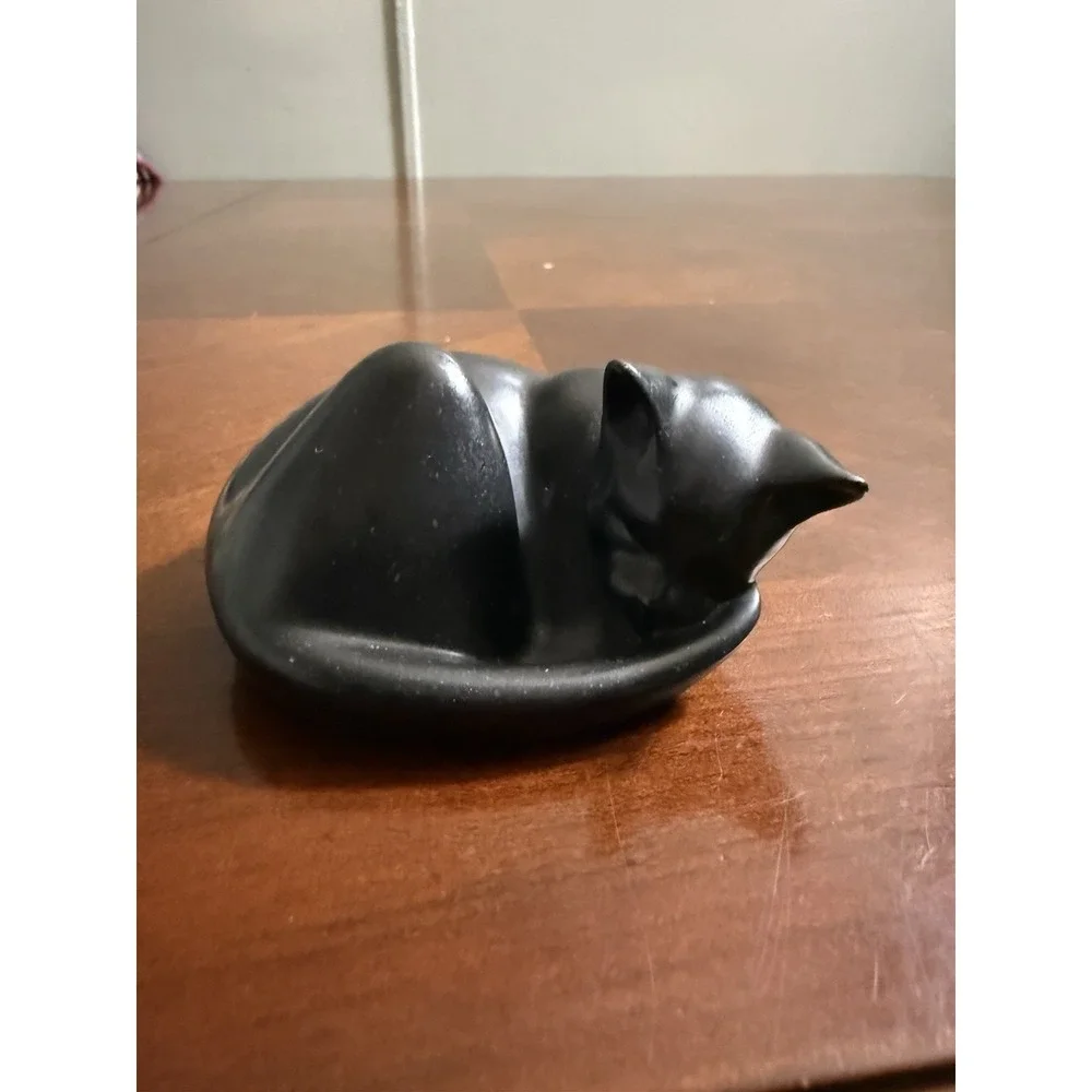 Vtg Capella of Dartington Sleeping‎ Cat Black Resin Figurine Paperweight